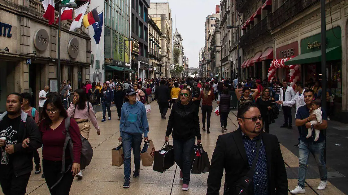 Personas en calles de México